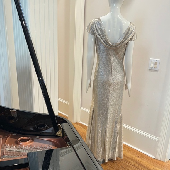 Elegant Silver Evening Gown /. Has a Dry Cleaning cost. - Picture 5 of 9